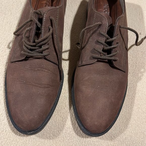 NWT Rockport brown suede tie up ladies shoes. These are low heels and a 8 1/2 N - Picture 4 of 5